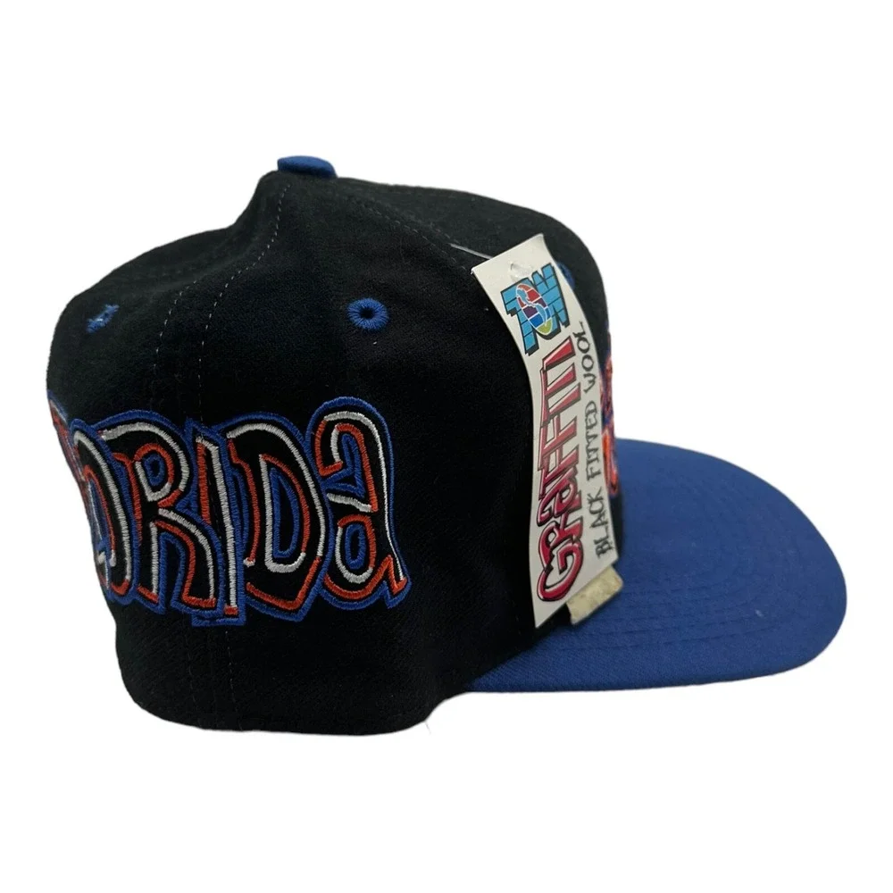 VTG 90s Top of the World Florida Gators Graffiti Fitted Hat Cap Size‎ 6 3/4 NWT